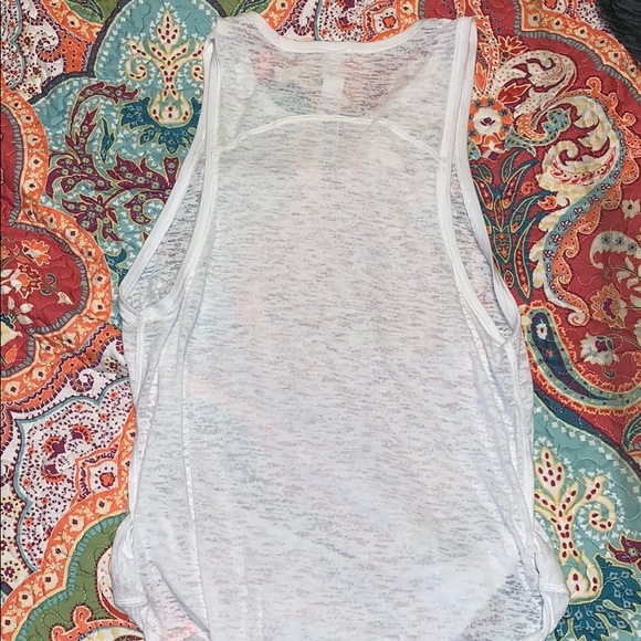 Lululemon tank - Picture 2 of 5